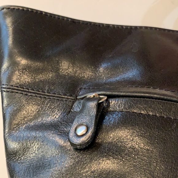 CUTE BLACK HANDBAG LEATHER WITH ROUND HANDLE ZIPPER POCKET ON FRONT:ZIP CLOSURE - Picture 3 of 8